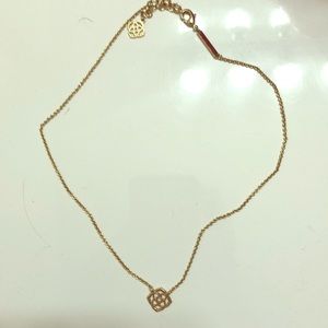 Kendra Scott necklace